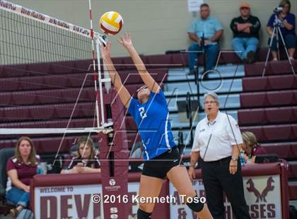 Thumbnail 1 in D'Hanis vs. Lanier (Arabian Round-up) photogallery.