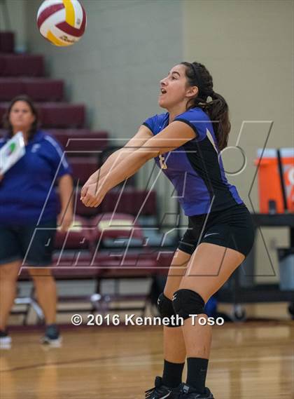 Thumbnail 3 in D'Hanis vs. Lanier (Arabian Round-up) photogallery.