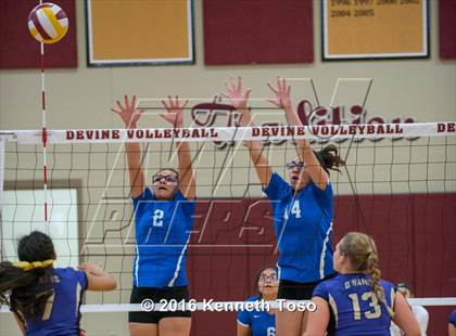 Thumbnail 2 in D'Hanis vs. Lanier (Arabian Round-up) photogallery.