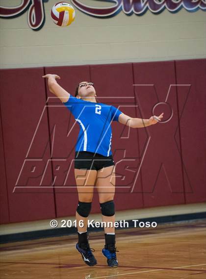 Thumbnail 1 in D'Hanis vs. Lanier (Arabian Round-up) photogallery.