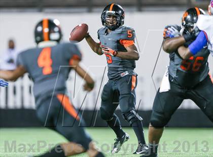 Thumbnail 3 in Washington vs. Bolles (FHSAA 4A Final)  photogallery.