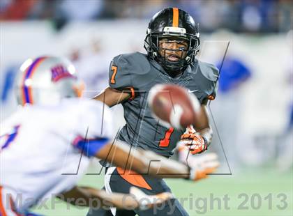 Thumbnail 2 in Washington vs. Bolles (FHSAA 4A Final)  photogallery.