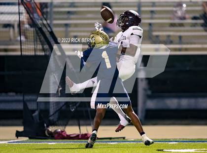 Thumbnail 1 in Lake Creek vs Waller photogallery.