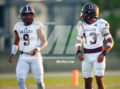Thumbnail 3 in Lake Creek vs Waller photogallery.