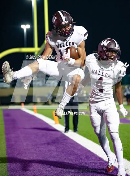 Thumbnail 1 in Lake Creek vs Waller photogallery.