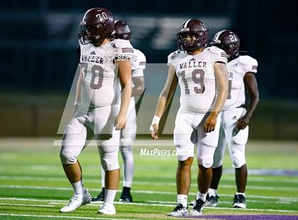 Thumbnail 1 in Lake Creek vs Waller photogallery.