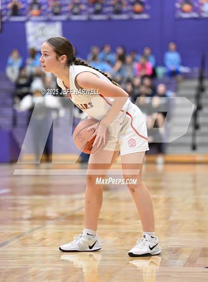 Thumbnail 3 in Wadsworth vs. Hudson (OHSAA Division 2 Regional Semifinal) photogallery.