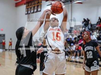 Thumbnail 3 in Brusly vs. Northwest (LHSAA Div II Non-Select Regional) photogallery.