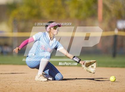 Thumbnail 2 in Riverdale Ridge vs Columbine (CHSAA 5A Quarterfinal) photogallery.