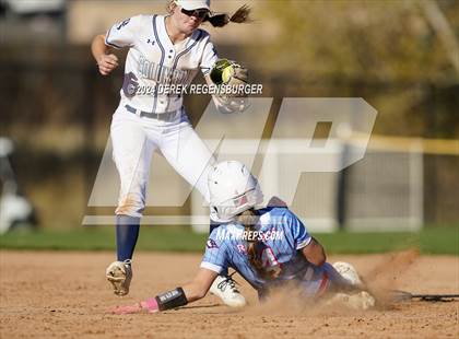 Thumbnail 2 in Riverdale Ridge vs Columbine (CHSAA 5A Quarterfinal) photogallery.