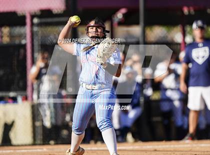 Thumbnail 2 in Riverdale Ridge vs Columbine (CHSAA 5A Quarterfinal) photogallery.