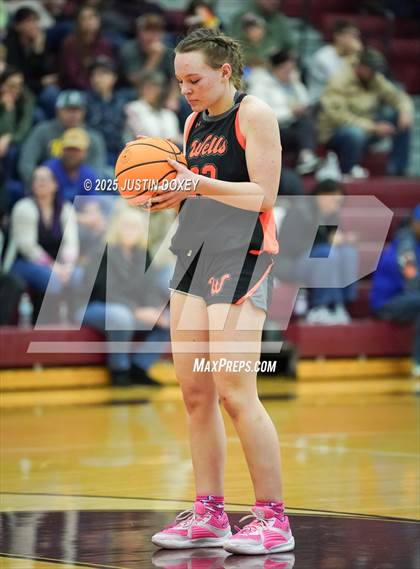 Thumbnail 3 in Eureka vs. Wells (NIAA 1A East League Semifinals) photogallery.