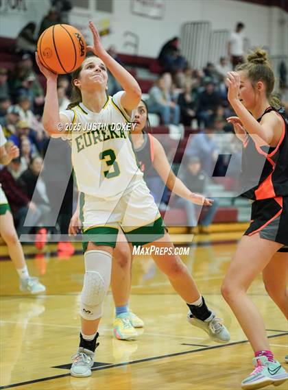 Thumbnail 1 in Eureka vs. Wells (NIAA 1A East League Semifinals) photogallery.