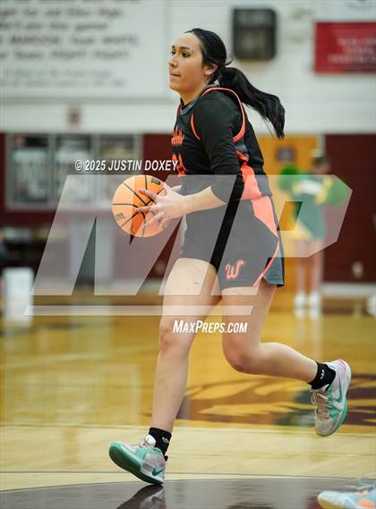 Thumbnail 2 in Eureka vs. Wells (NIAA 1A East League Semifinals) photogallery.