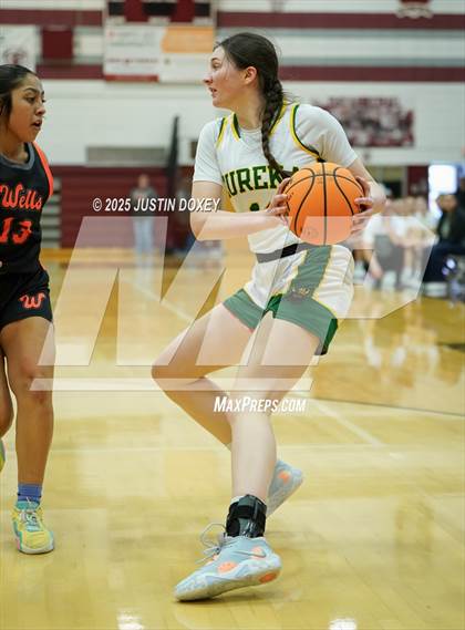 Thumbnail 1 in Eureka vs. Wells (NIAA 1A East League Semifinals) photogallery.
