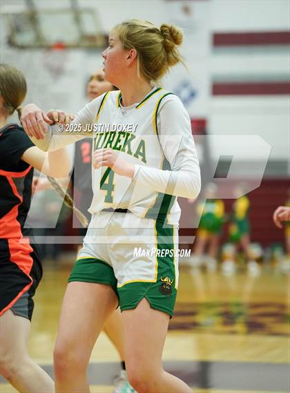 Thumbnail 1 in Eureka vs. Wells (NIAA 1A East League Semifinals) photogallery.
