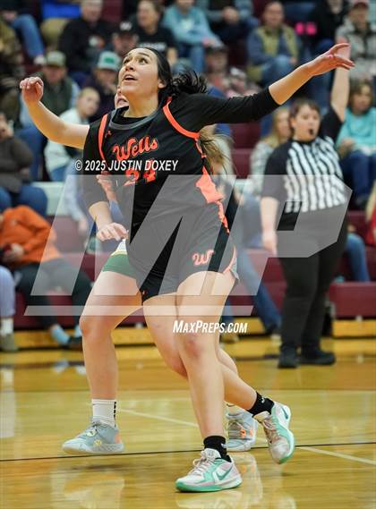 Thumbnail 2 in Eureka vs. Wells (NIAA 1A East League Semifinals) photogallery.
