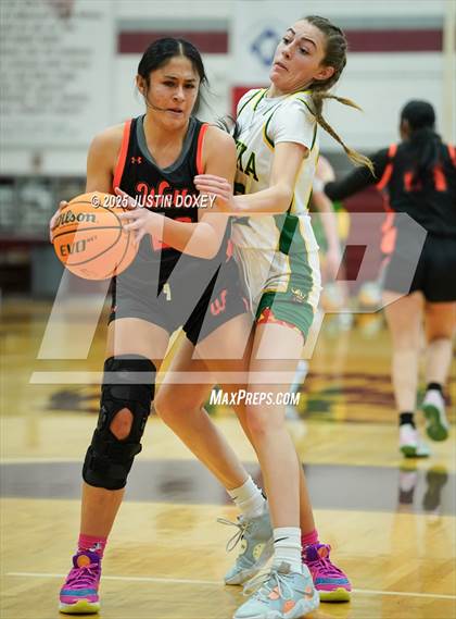 Thumbnail 2 in Eureka vs. Wells (NIAA 1A East League Semifinals) photogallery.