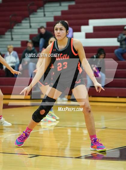 Thumbnail 3 in Eureka vs. Wells (NIAA 1A East League Semifinals) photogallery.