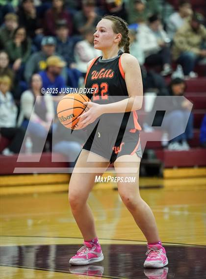 Thumbnail 1 in Eureka vs. Wells (NIAA 1A East League Semifinals) photogallery.