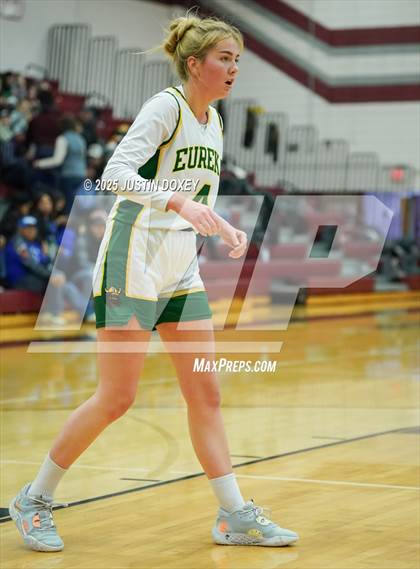 Thumbnail 2 in Eureka vs. Wells (NIAA 1A East League Semifinals) photogallery.