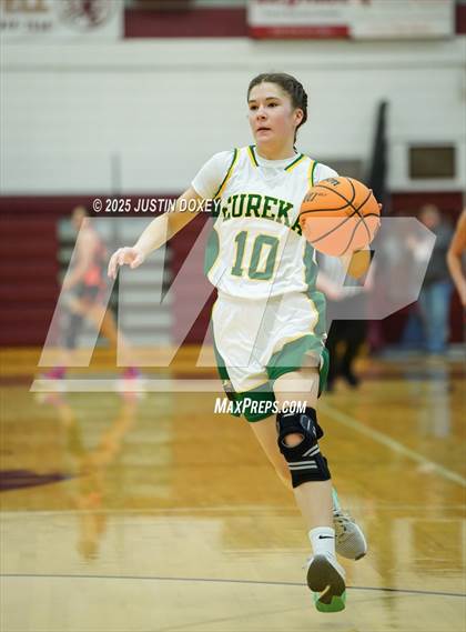 Thumbnail 3 in Eureka vs. Wells (NIAA 1A East League Semifinals) photogallery.
