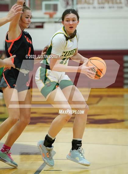 Thumbnail 2 in Eureka vs. Wells (NIAA 1A East League Semifinals) photogallery.