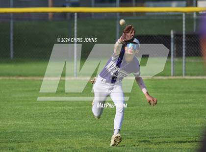 Thumbnail 1 in Valmeyer vs Lebanon (IHSA 1A Regional Semifinals) photogallery.