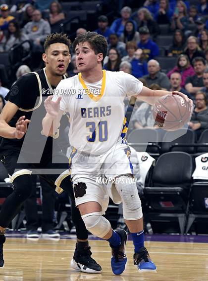 Thumbnail 1 in Foothill vs. Mt. Shasta (CIF State D5 Final) photogallery.