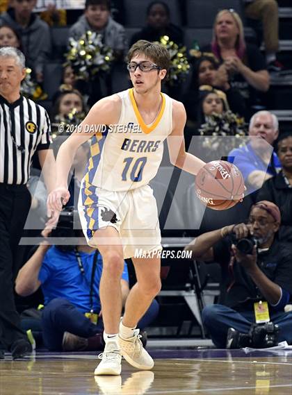 Thumbnail 1 in Foothill vs. Mt. Shasta (CIF State D5 Final) photogallery.