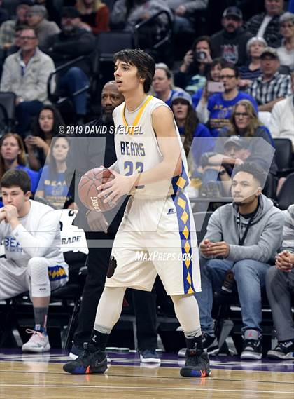 Thumbnail 3 in Foothill vs. Mt. Shasta (CIF State D5 Final) photogallery.
