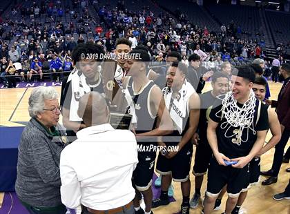 Thumbnail 3 in Foothill vs. Mt. Shasta (CIF State D5 Final) photogallery.