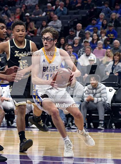 Thumbnail 1 in Foothill vs. Mt. Shasta (CIF State D5 Final) photogallery.