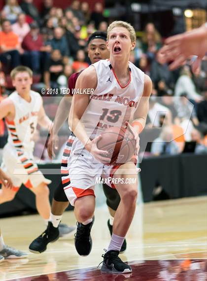 Thumbnail 2 in Half Moon Bay vs. Santa Cruz (CIF CCS D4 Final) photogallery.