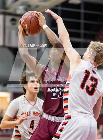 Thumbnail 1 in Half Moon Bay vs. Santa Cruz (CIF CCS D4 Final) photogallery.
