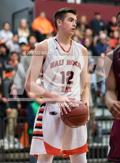 Thumbnail 3 in Half Moon Bay vs. Santa Cruz (CIF CCS D4 Final) photogallery.
