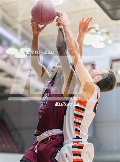 Thumbnail 1 in Half Moon Bay vs. Santa Cruz (CIF CCS D4 Final) photogallery.