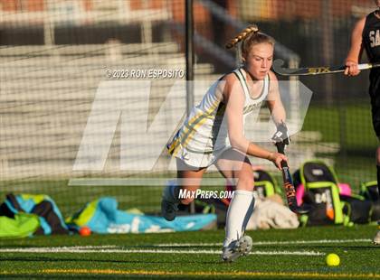 Thumbnail 2 in Sachem North vs Ward Melville(NYSPHSAA) photogallery.