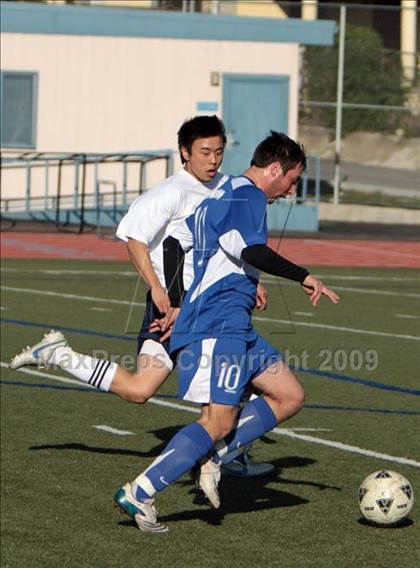 Thumbnail 2 in Burbank @ Crescenta Valley photogallery.