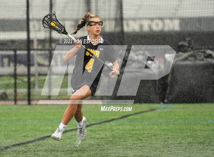 Thumbnail 2 in Shoreham-Wading River vs Bayport-Blue Point photogallery.