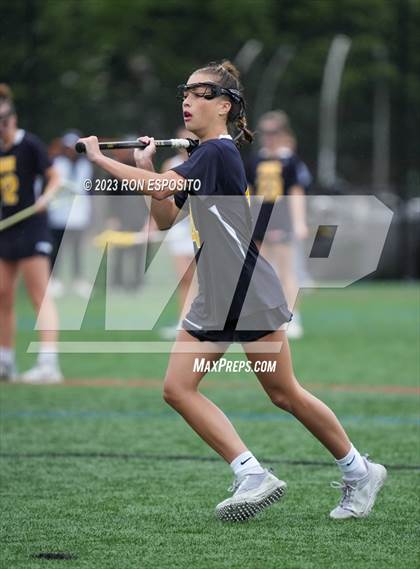 Thumbnail 3 in Shoreham-Wading River vs Bayport-Blue Point photogallery.