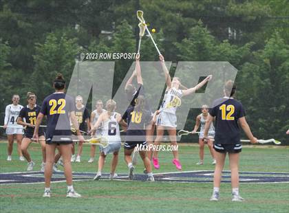 Thumbnail 3 in Shoreham-Wading River vs Bayport-Blue Point photogallery.