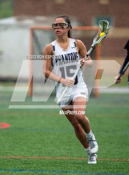 Thumbnail 1 in Shoreham-Wading River vs Bayport-Blue Point photogallery.