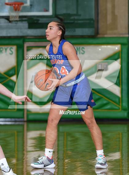 Thumbnail 1 in Bishop Gorman vs. Regis Jesuit (MLK Showcase) photogallery.