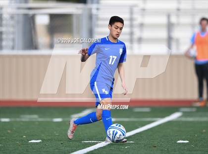 Thumbnail 2 in Johnson vs New Braunfels (UIL 6A Area Playoff) photogallery.