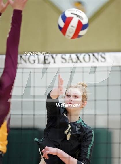 Thumbnail 1 in Oakton @ Langley photogallery.