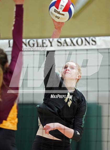 Thumbnail 3 in Oakton @ Langley photogallery.