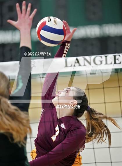 Thumbnail 1 in Oakton @ Langley photogallery.