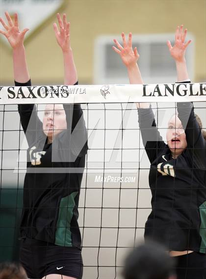 Thumbnail 2 in Oakton @ Langley photogallery.