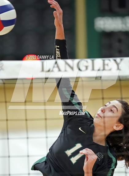 Thumbnail 3 in Oakton @ Langley photogallery.
